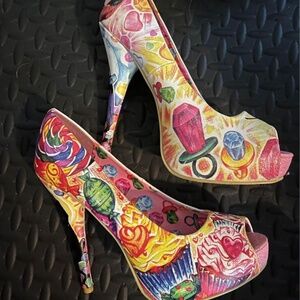 Latisha Wood size 8 heels